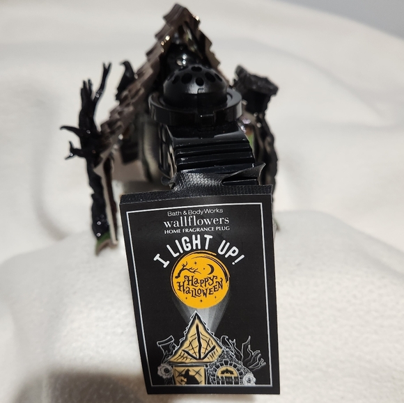 Bath and Body Works Fall Wallflower Plug In's - Picture 6 of 10